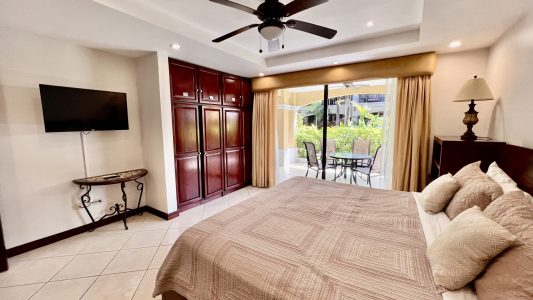Condominium 8