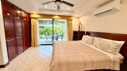 Condominium 8
